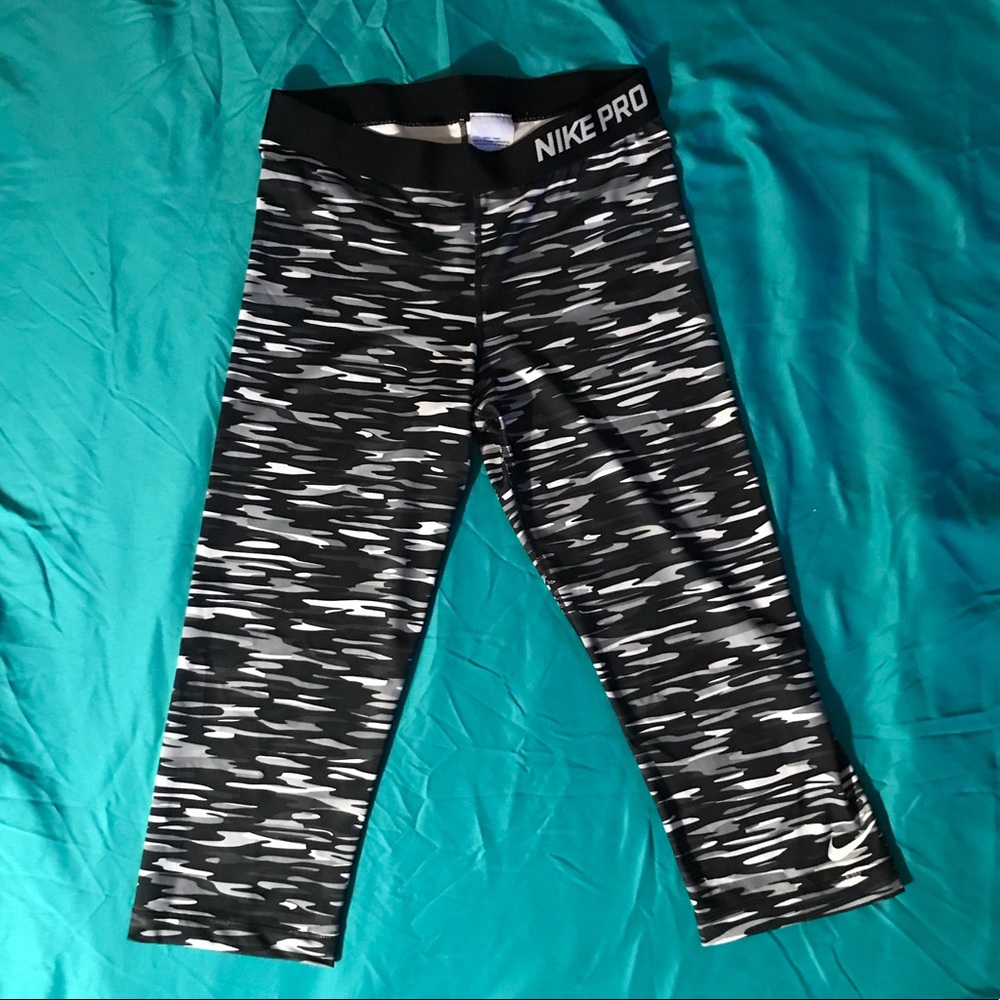 Nike dry fit cropped leggings